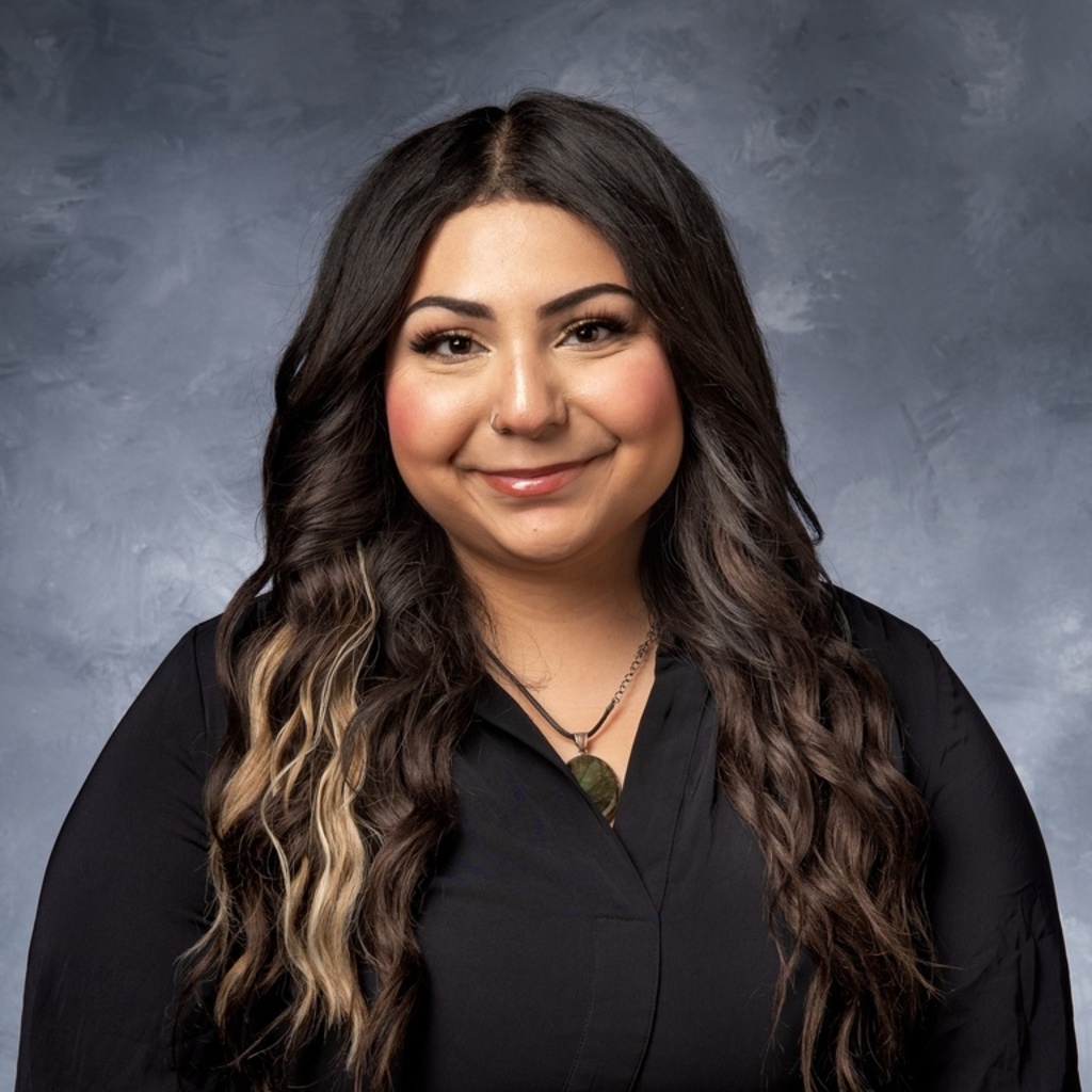 Stephanie Hernandez photo